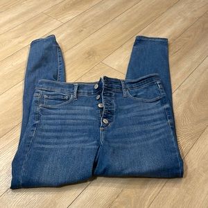 Gap size 10, skinny, button fly
